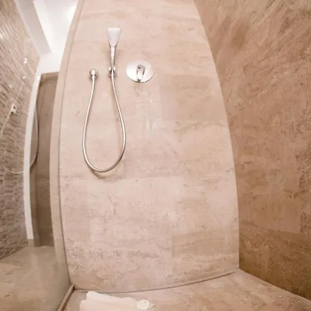 Luxury Down Town Бухарест