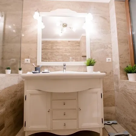 Luxury Down Town * Bukurešť